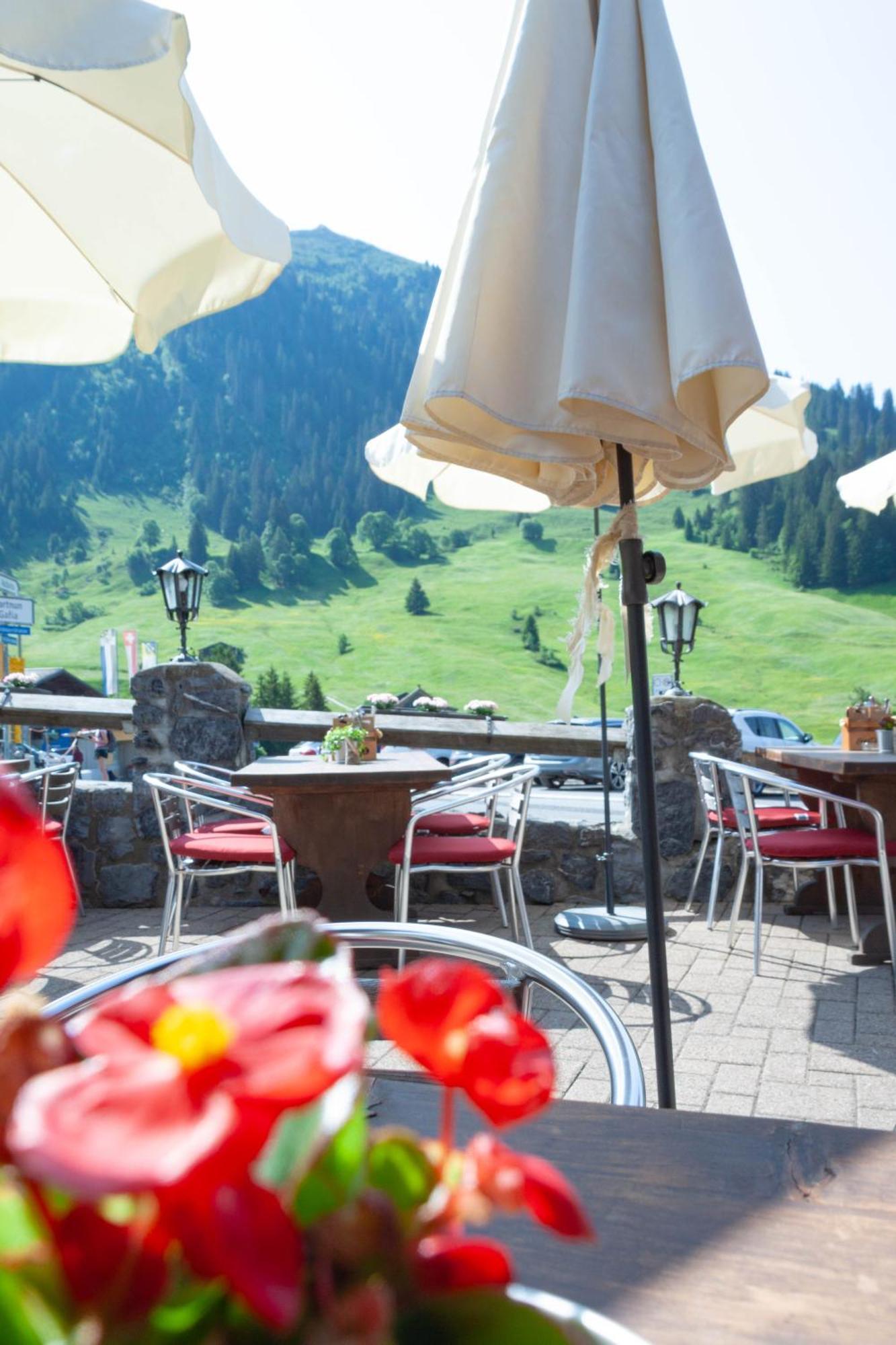 Hotel Madrisajoch ザンクト・アンテーニーン エクステリア 写真