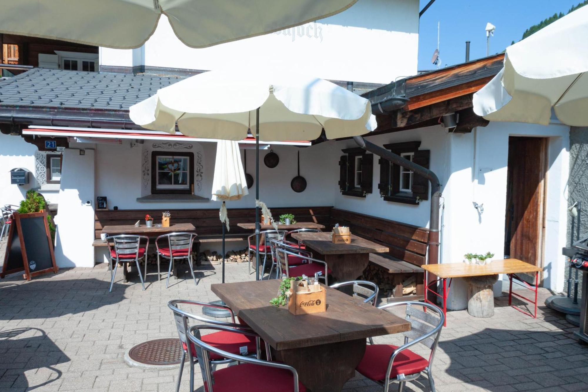 Hotel Madrisajoch ザンクト・アンテーニーン エクステリア 写真