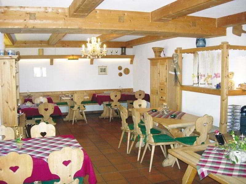 Hotel Madrisajoch ザンクト・アンテーニーン レストラン 写真