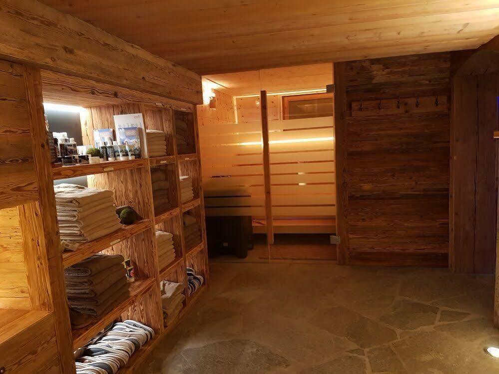 Hotel Madrisajoch ザンクト・アンテーニーン エクステリア 写真