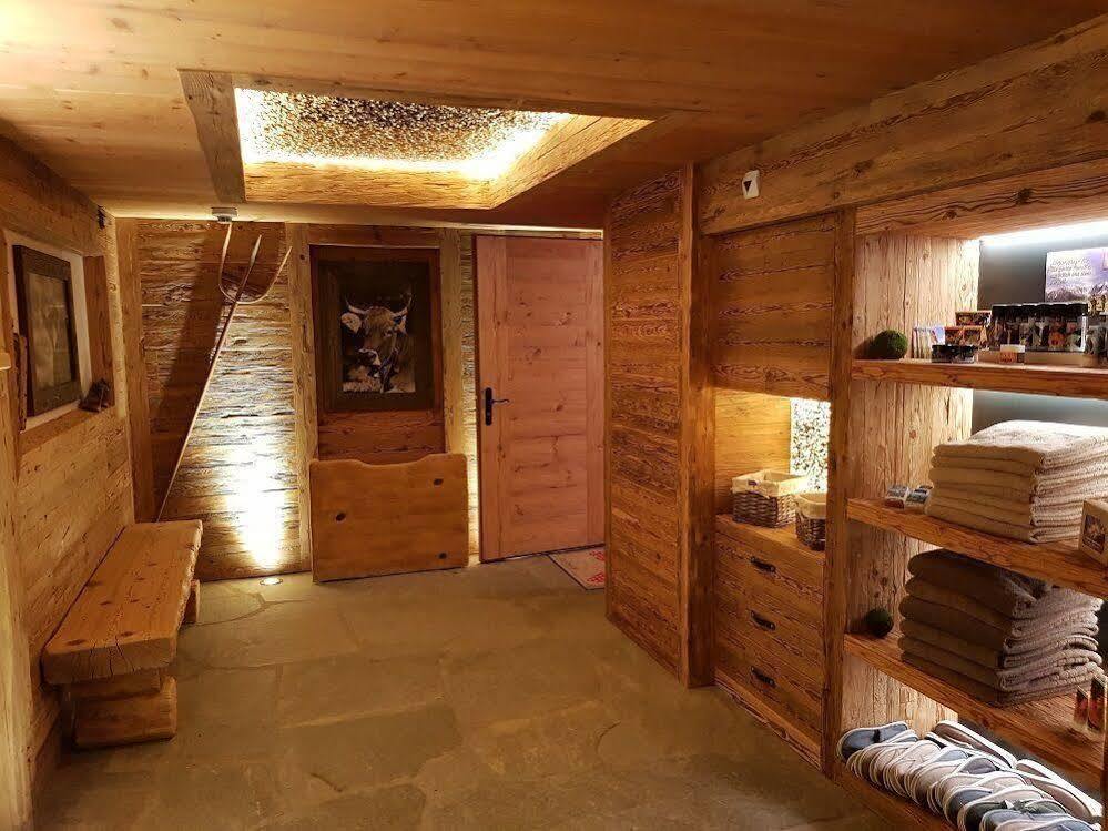 Hotel Madrisajoch ザンクト・アンテーニーン エクステリア 写真