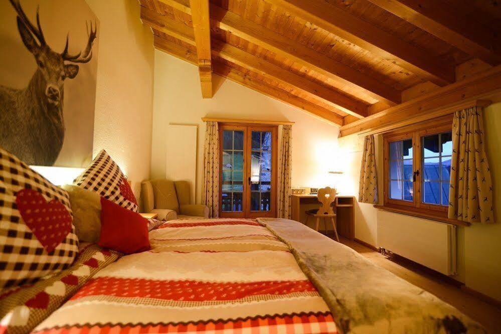Hotel Madrisajoch ザンクト・アンテーニーン エクステリア 写真