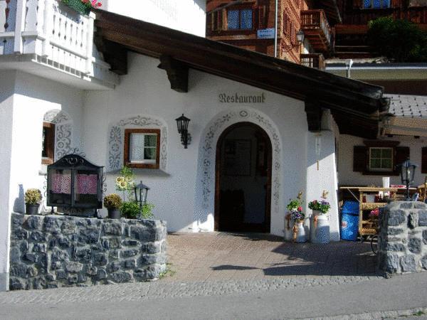 Hotel Madrisajoch ザンクト・アンテーニーン エクステリア 写真
