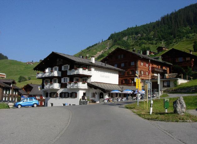 Hotel Madrisajoch ザンクト・アンテーニーン エクステリア 写真